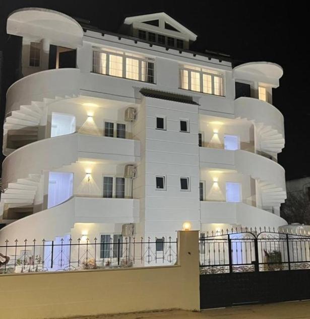 Hotel Vila Herta ดูร์เรส ภายนอก รูปภาพ